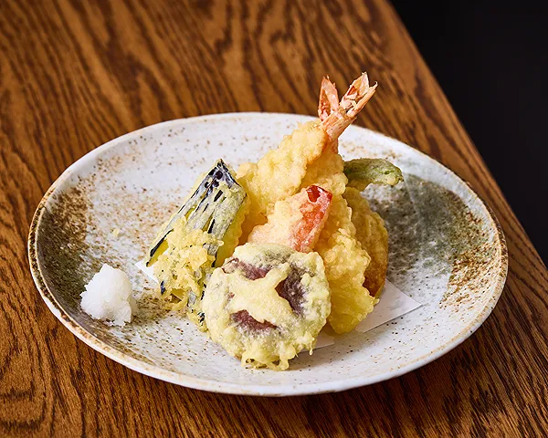Tempura with shrimp and vegetables