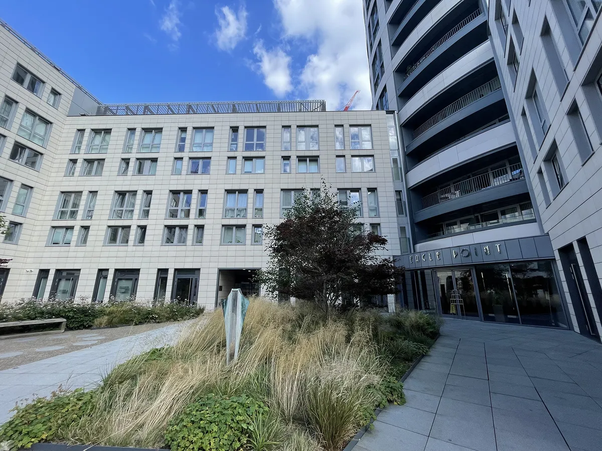 2 bed flat in EC1V Photo-1