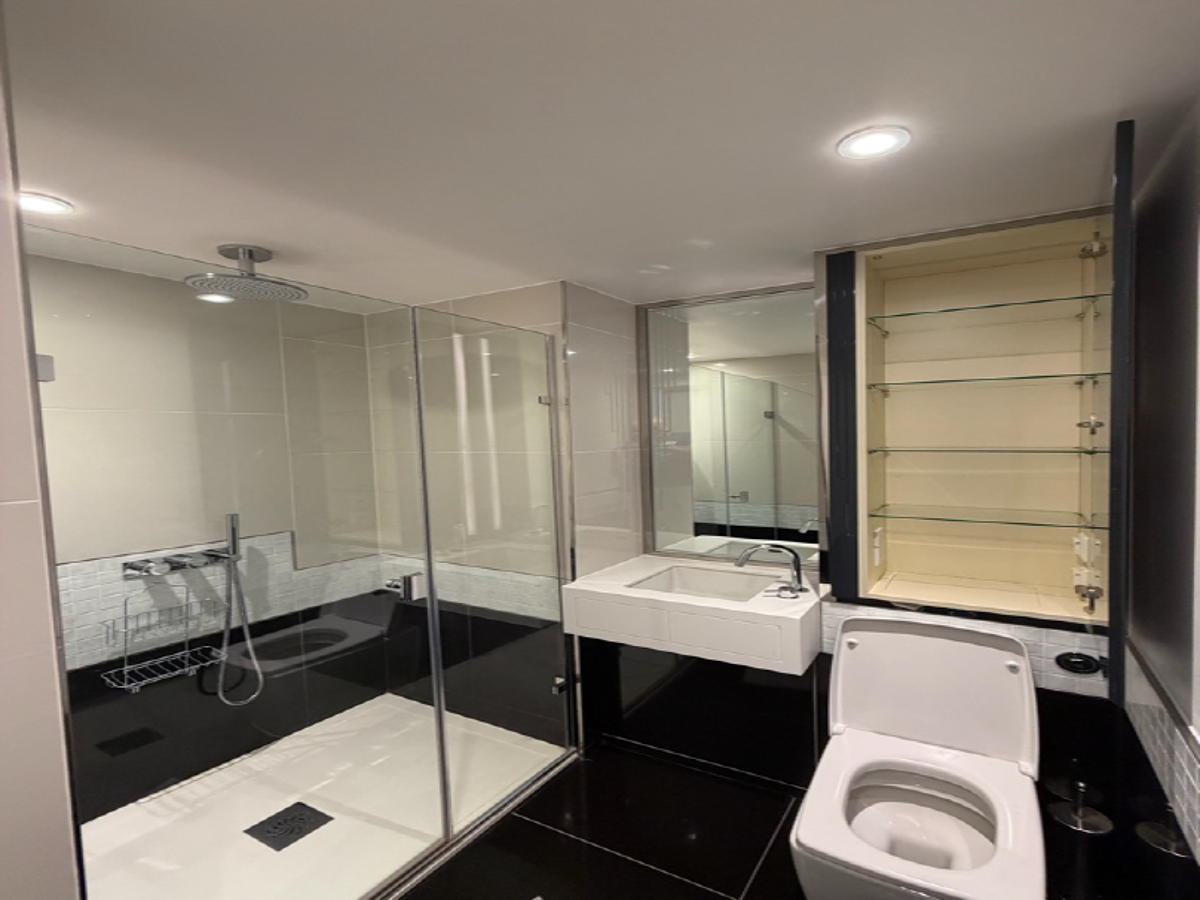 2 bed flat in EC1V Photo-4