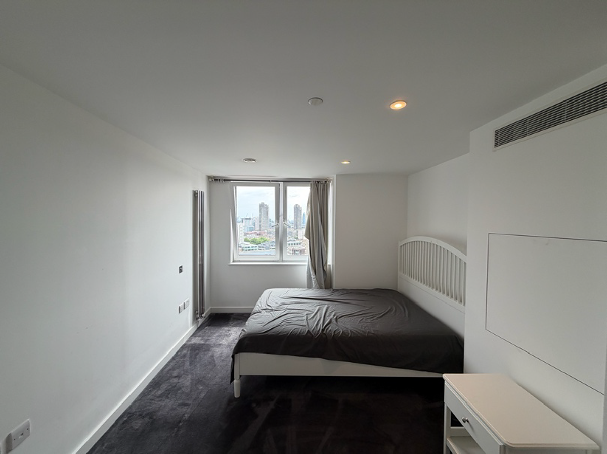 2 bed flat in EC1V Photo-7