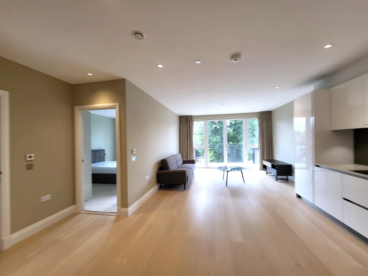 1 bed flat in TW11 Photo-5