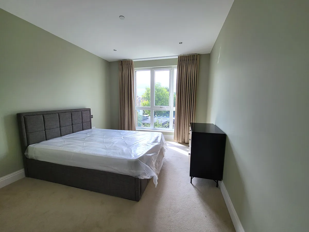 1 bed flat in TW11 Photo-4