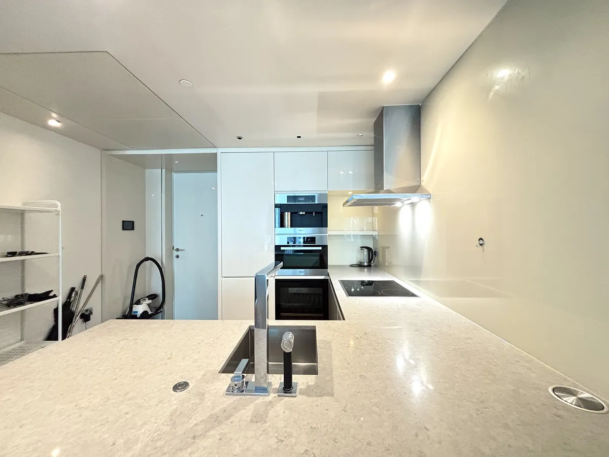 1 bed flat in EC2Y Photo-5