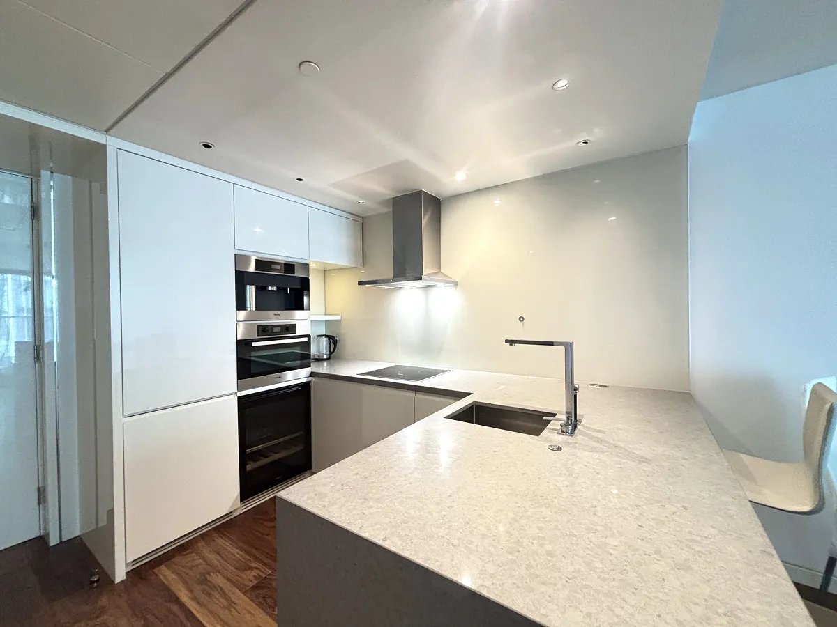1 bed flat in EC2Y Photo-6