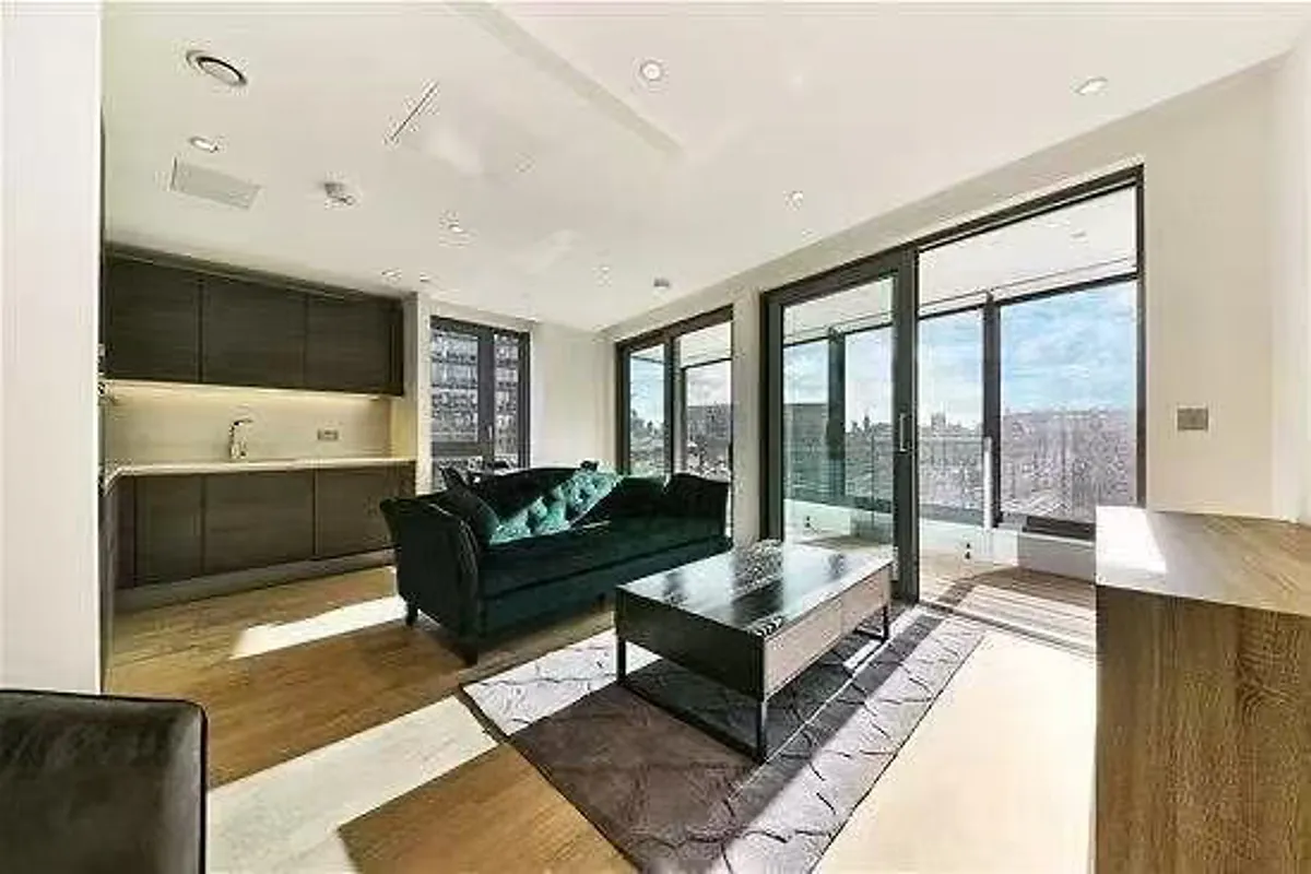 2 bed flat in N1C Photo-1
