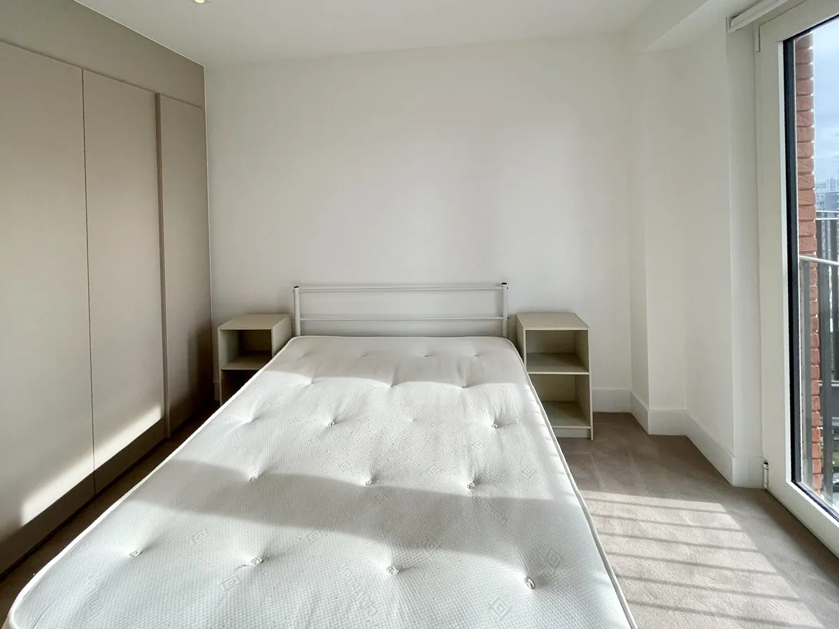 1 bed flat in SW8 Photo-4