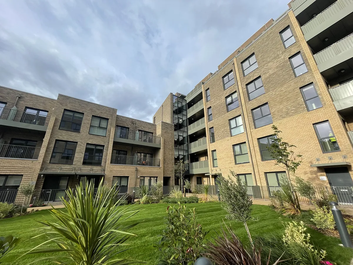 3 bed flat in N7 Photo-1