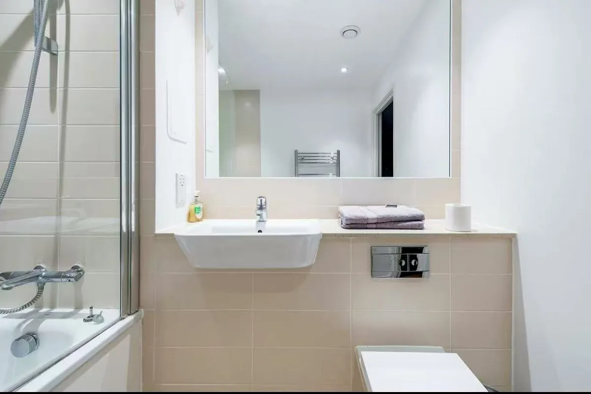 Studio flat in E3 Photo-15