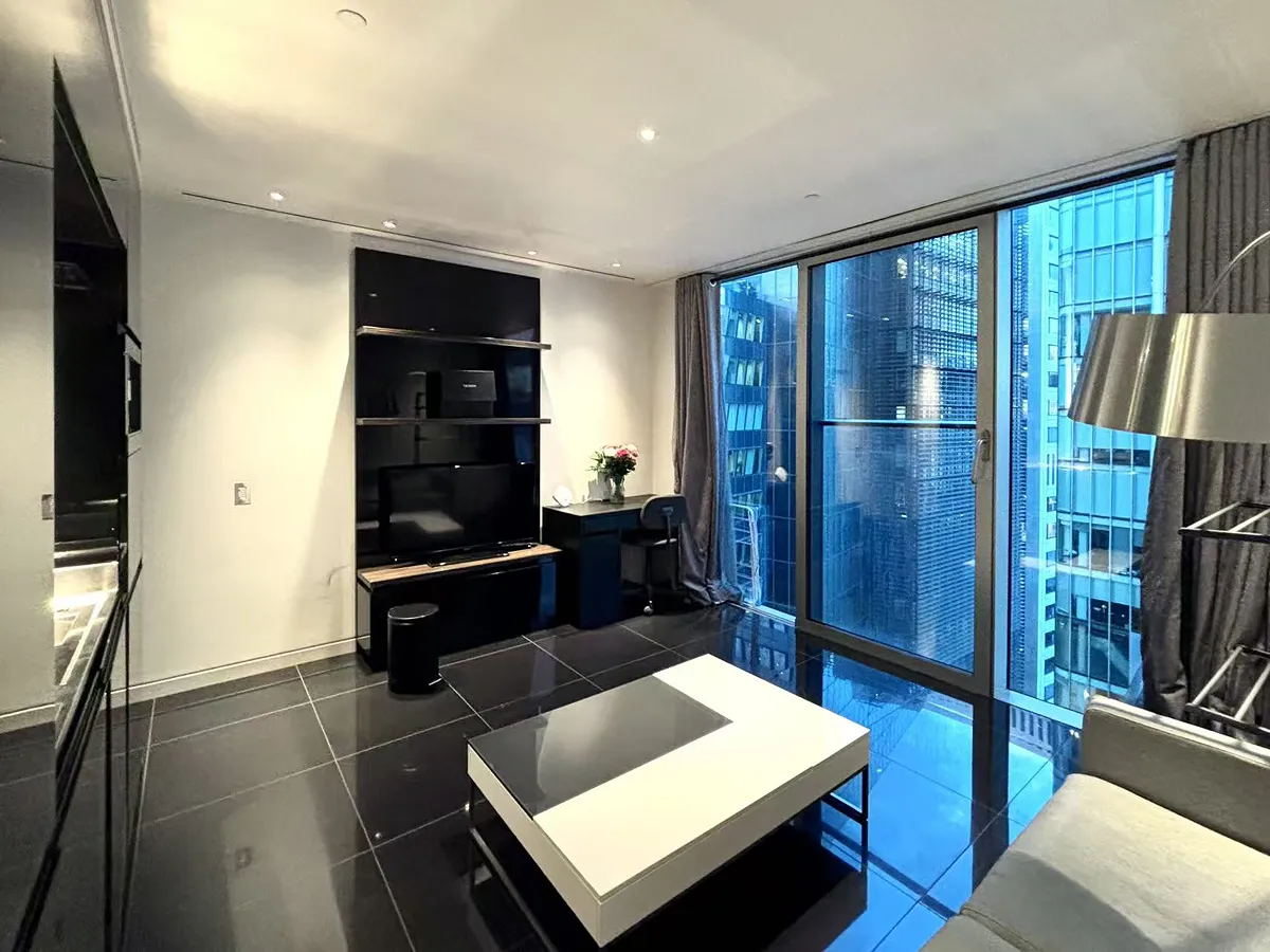 Studio flat in EC2Y Photo-3