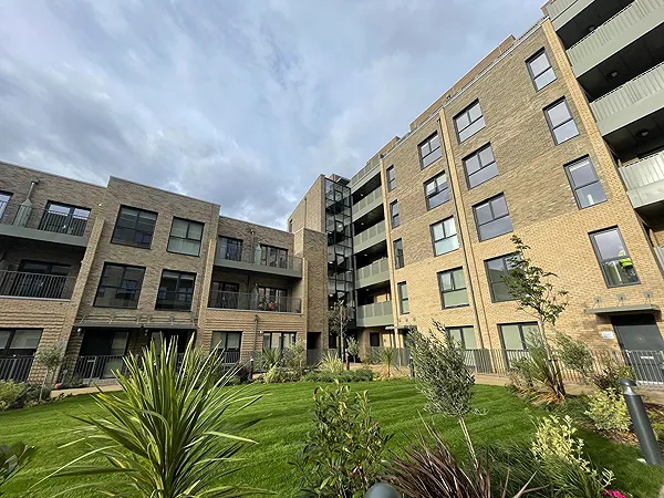 3 bed flat, Niemann Court, Louis Close, London  N7 0FQ