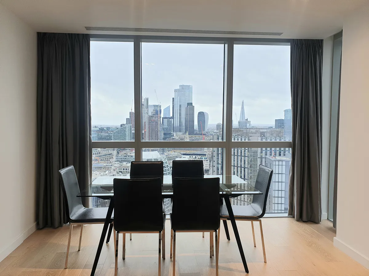 3 bed flat in EC1V Photo-3