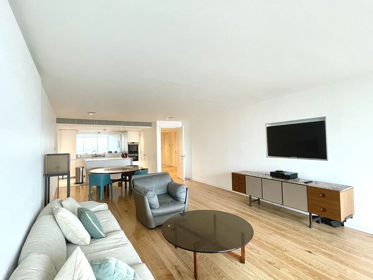 3 bed flat in SW11 Photo-3