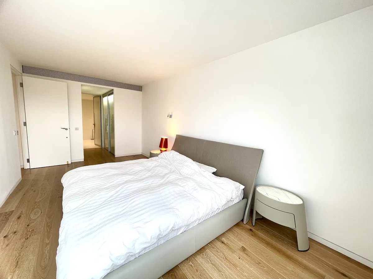 3 bed flat in SW11 Photo-11