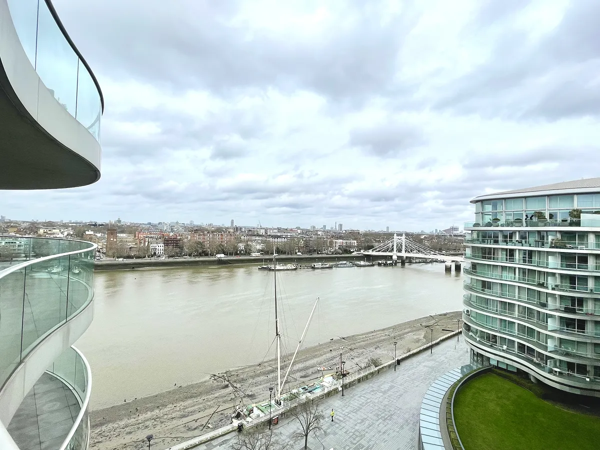 3 bed flat in SW11 Photo-20