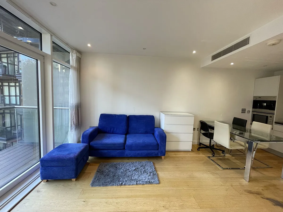2 bed flat in SW1W Photo-1