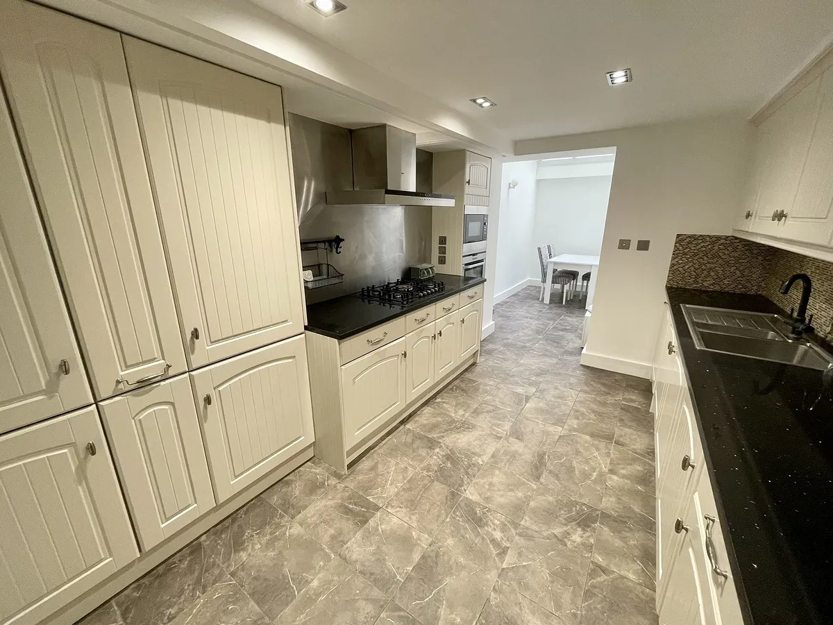 6 bed house in W11 Photo-17