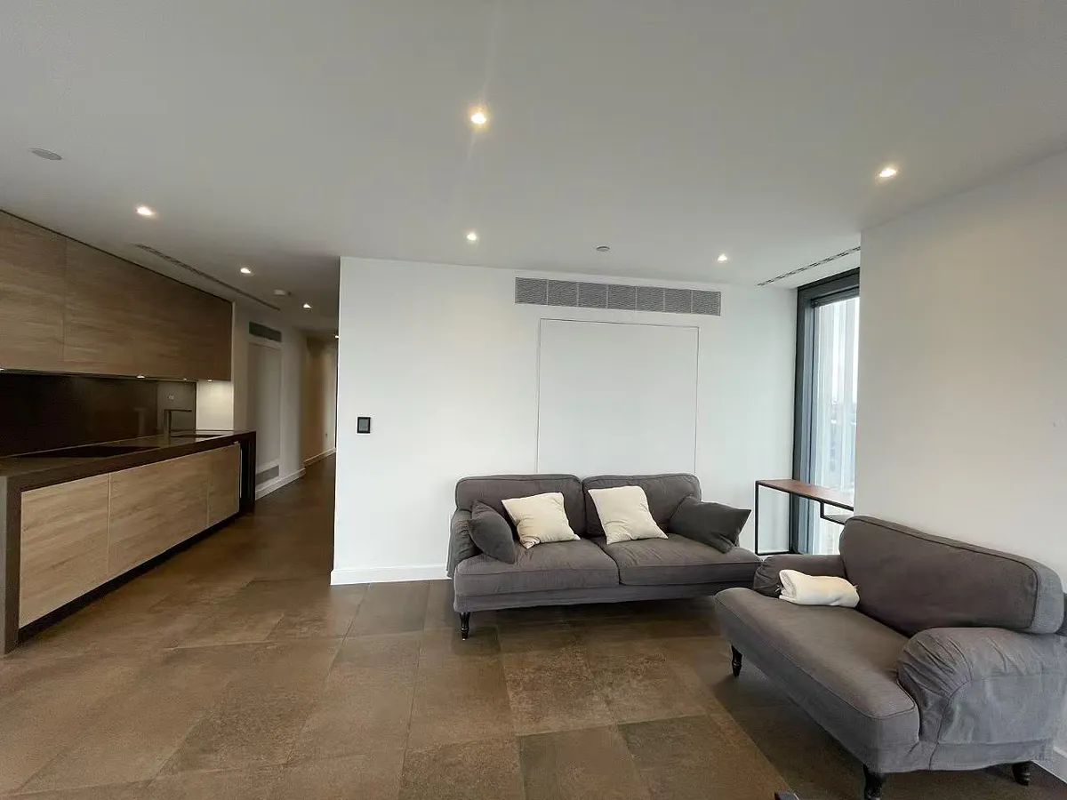 2 bed flat in EC1V Photo-4