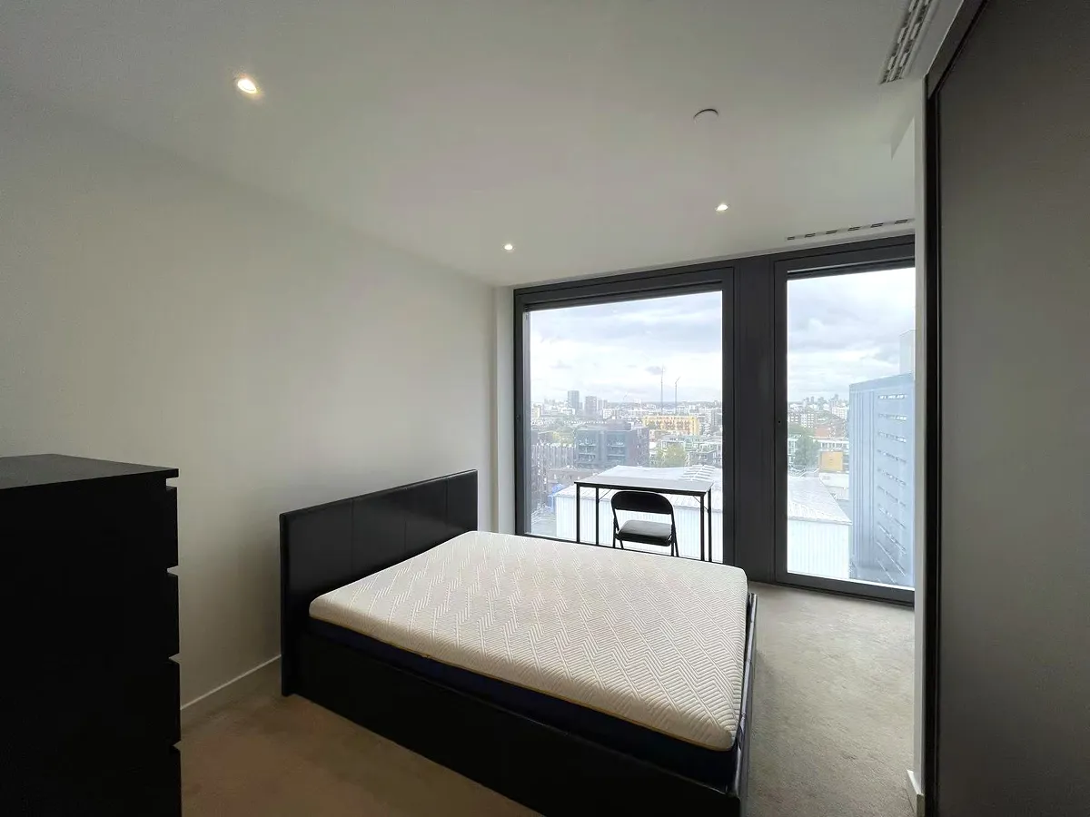 2 bed flat in EC1V Photo-5