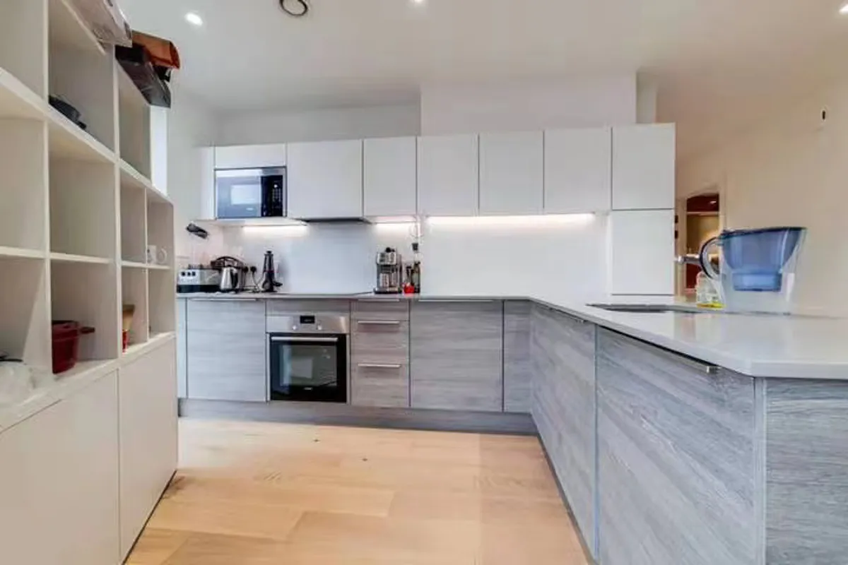 2 bed flat in E8 Photo-3