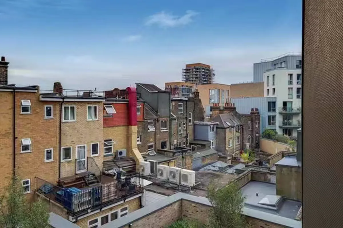 2 bed flat in E8 Photo-7