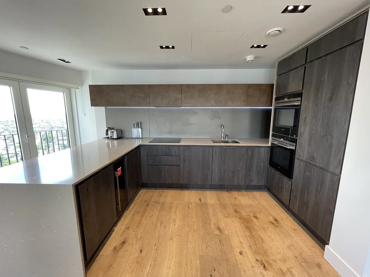 3 bed flat in SW8 Photo-5