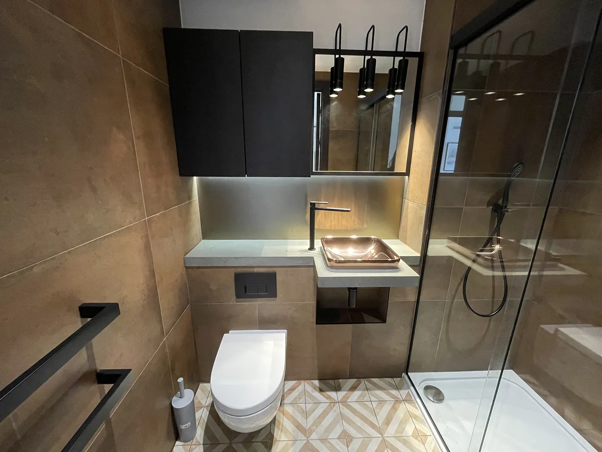 3 bed flat in SW8 Photo-16