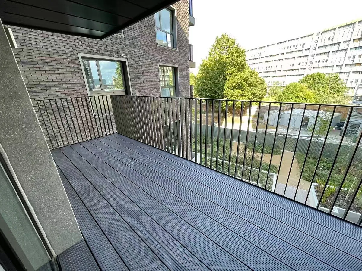 2 bed flat in E14 Photo-8