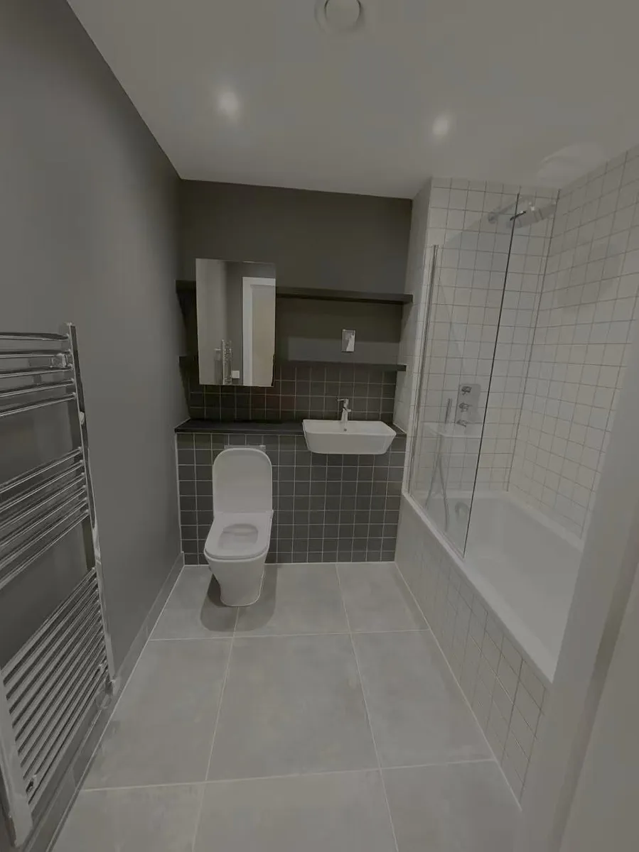 2 bed flat in E14 Photo-12