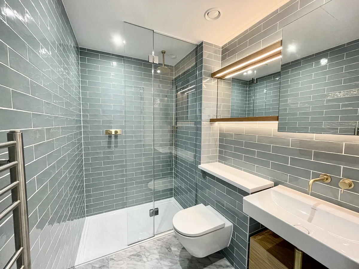 2 bed flat in TW8 Photo-12
