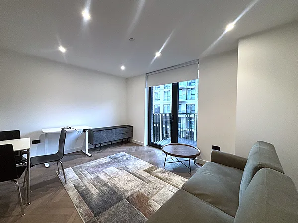1 bed flat, London Dock, 3 Merino Gardens, London E1W 2DP