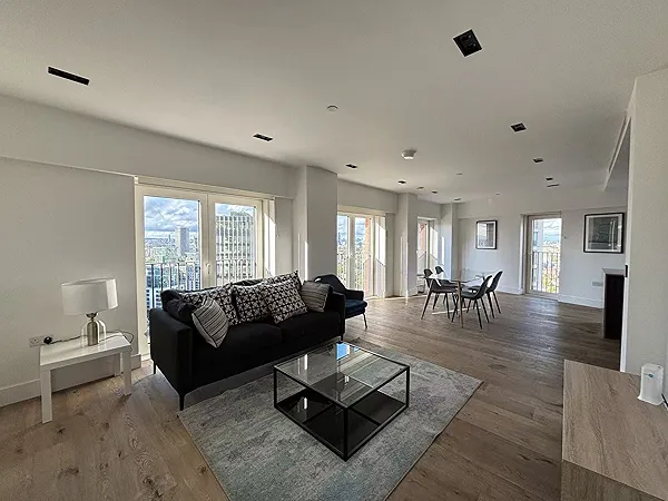 3 bed flat, Keybridge Tower, 1 Exchange Gardens, London SW8 1BN