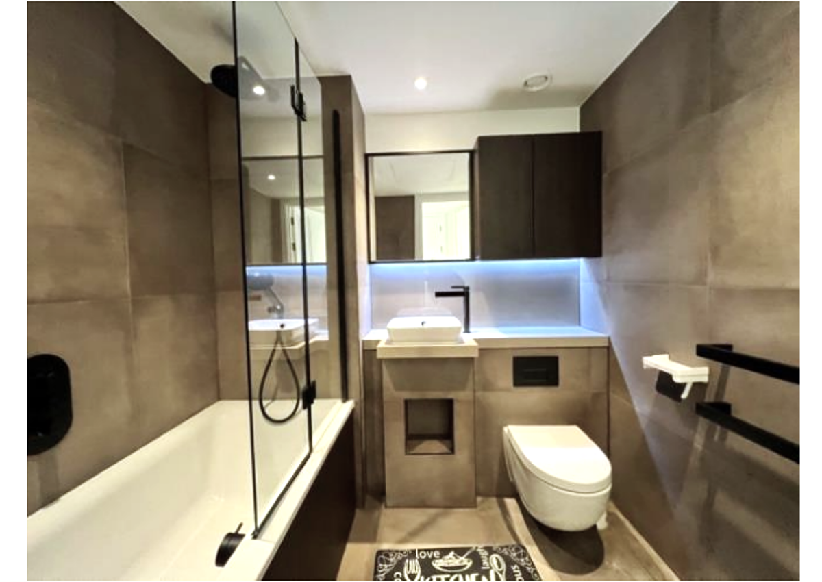 1 bed flat in SW8 Photo-4