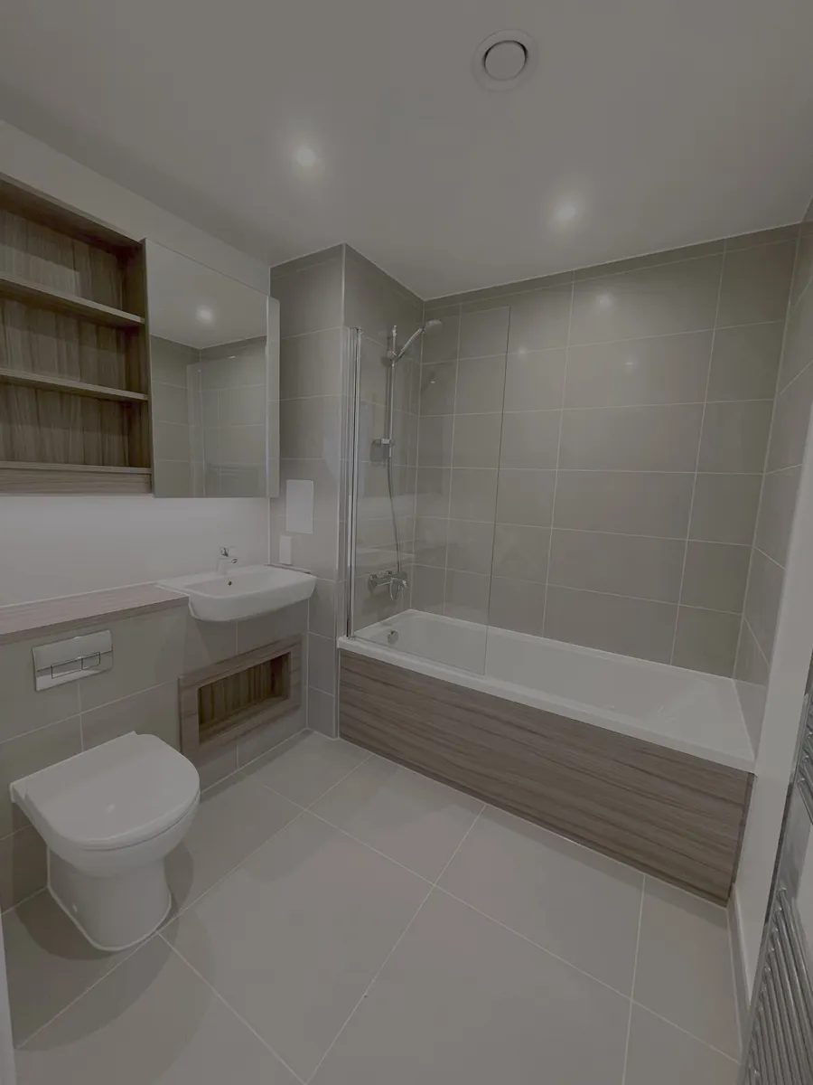 2 bed flat in SE2 Photo-4