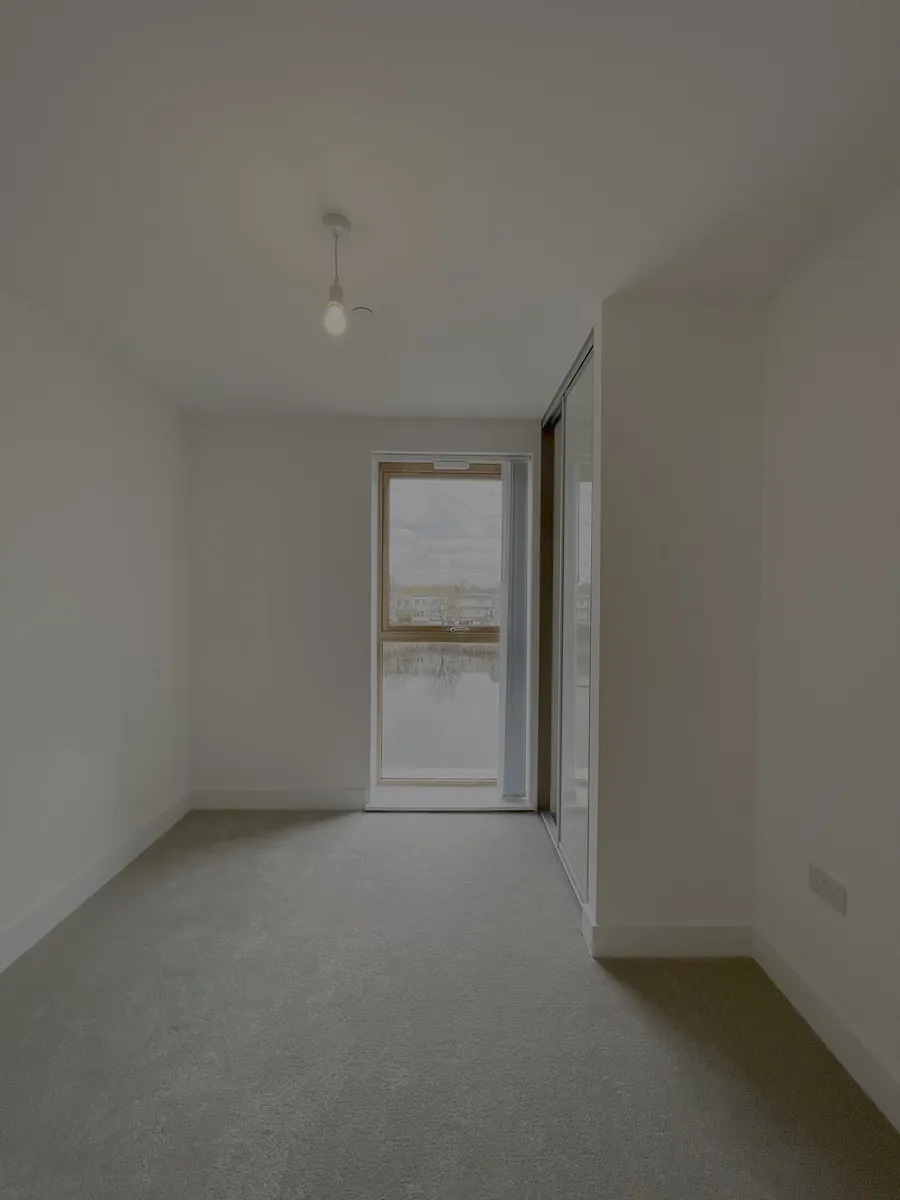2 bed flat in SE2 Photo-6