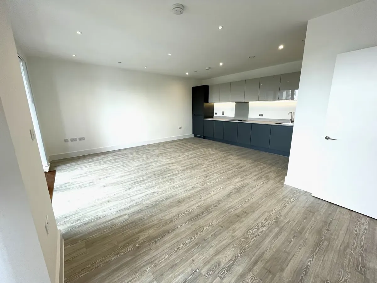 2 bed flat in SE2 Photo-7