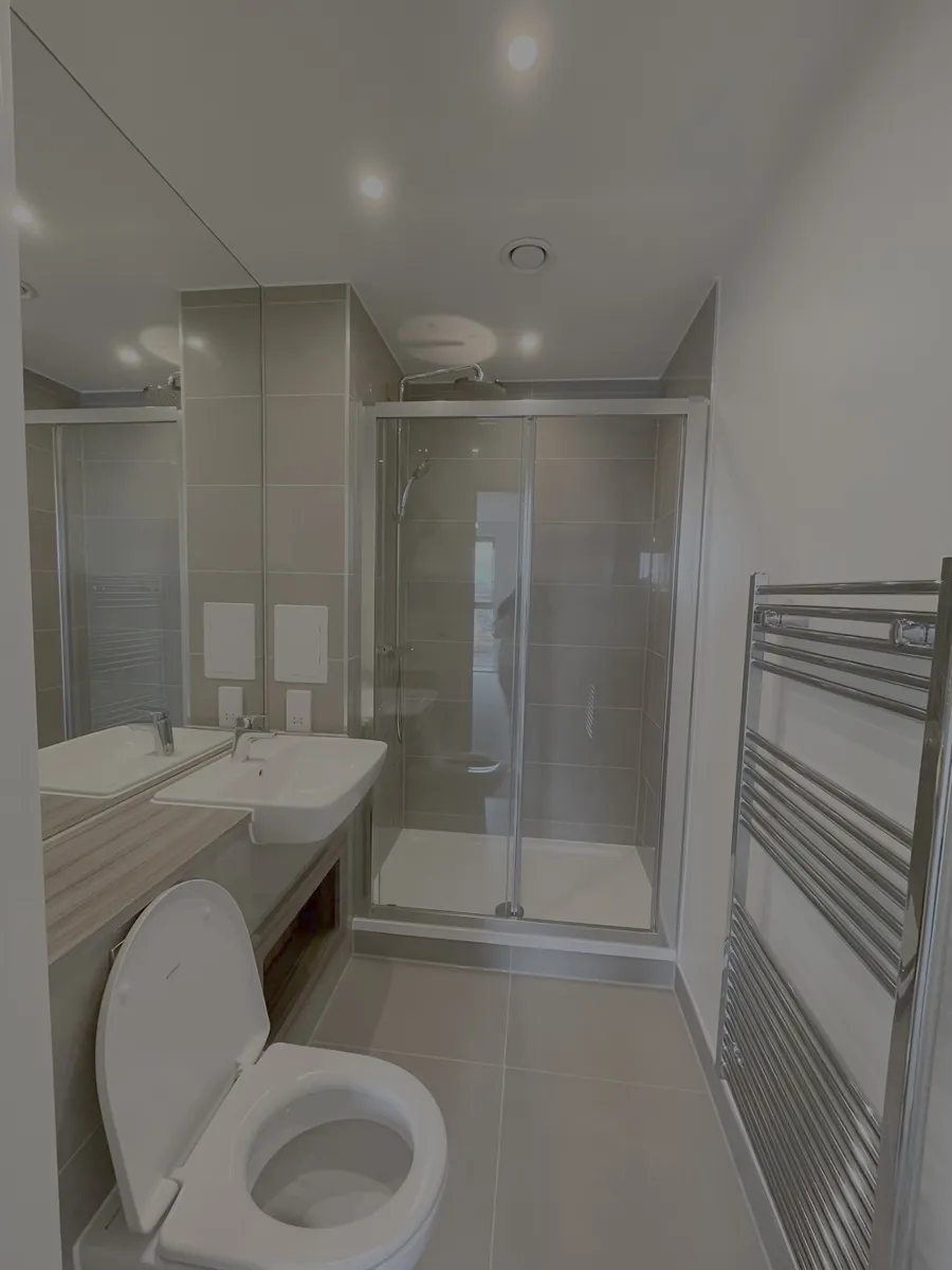 2 bed flat in SE2 Photo-12