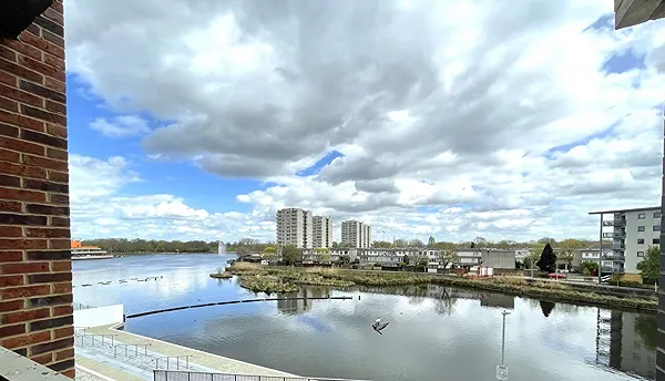 2 bed flat, Starling Court, 1 Nest Way, London SE2 9FJ