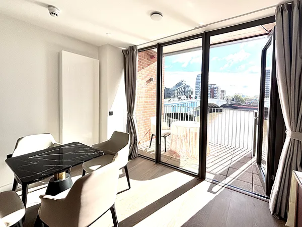 2 bed flat, Hurlingham Waterfront, 362 Wandsworth Bridge Road, London SW6 2TZ